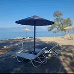 Laguna -house By The Karavomilos (Central Greece)