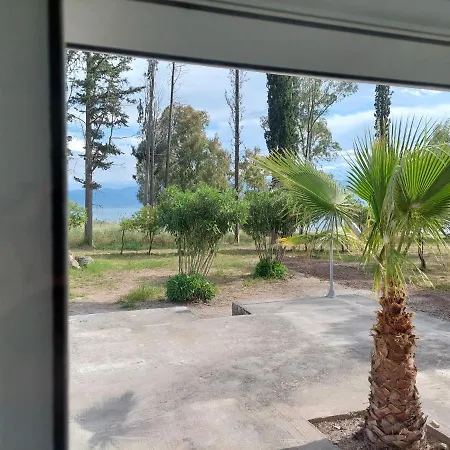 Laguna -house By The Karavómilos