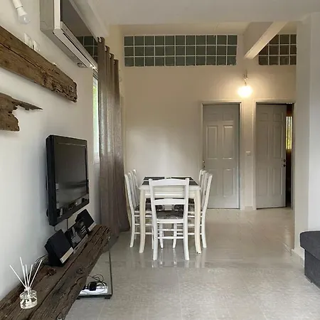 Laguna -house By The *