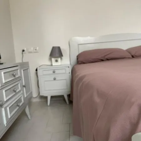 Laguna -house By The *