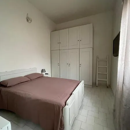 Laguna -house By The Karavómilos