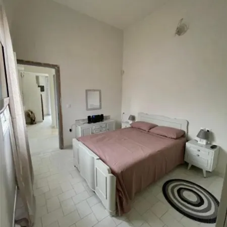 Laguna -house By The Apartamento *