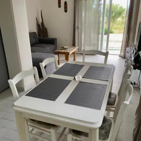 Apartment Laguna -house By The *