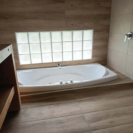 Laguna -house By The Apartamento Karavómilos