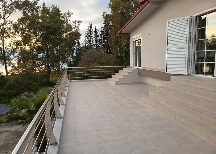 Laguna -house By The