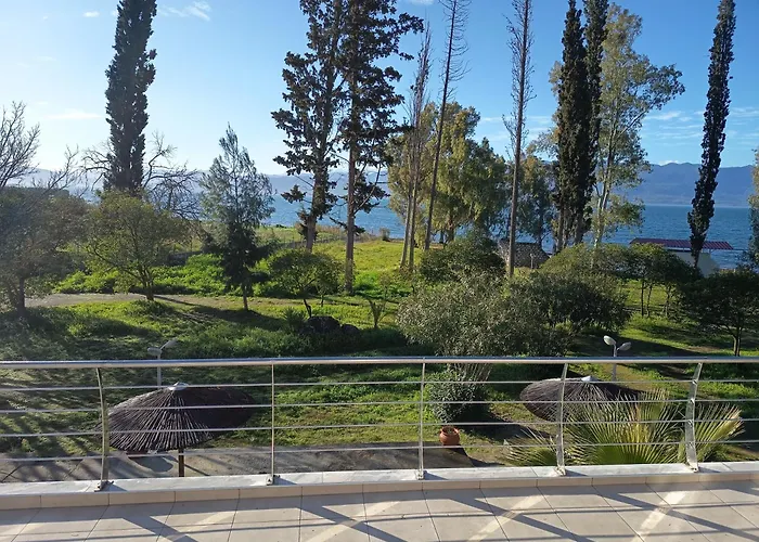 Laguna -house By The Apartamento Karavómilos