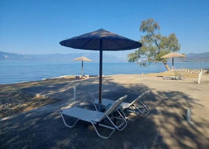 Laguna -house By The Karavómilos